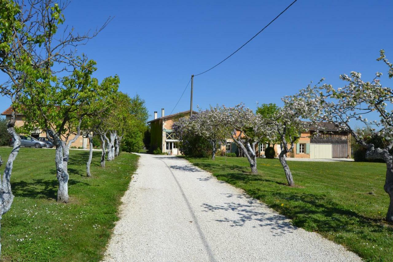 Вилла Ferme De Mouline Sainte-Foy-la-Longue Экстерьер фото